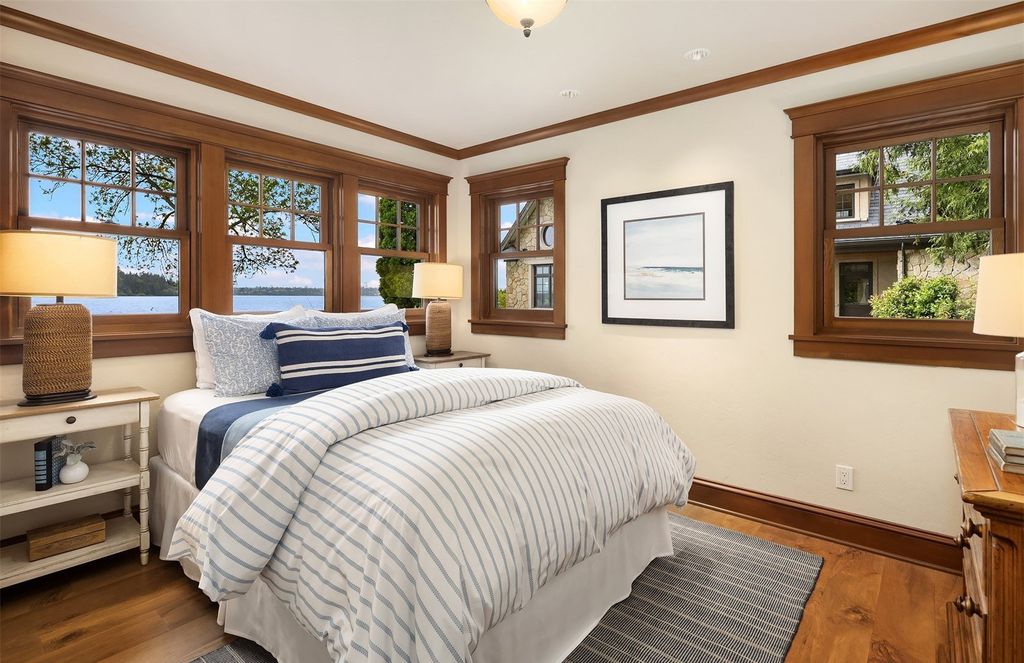 Waterfront Estate: The Ultimate Luxury Living in Mercer Island, Washington for $16.9 Million