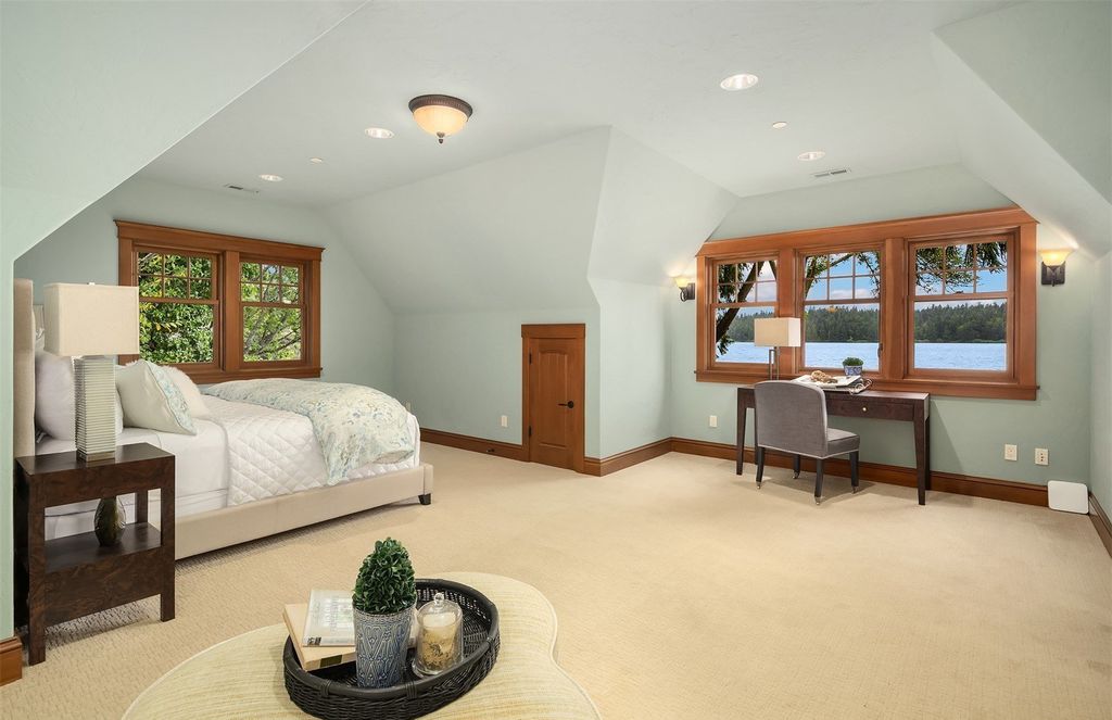 Waterfront Estate: The Ultimate Luxury Living in Mercer Island, Washington for $16.9 Million