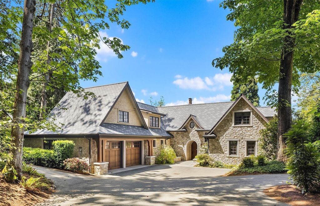 Waterfront Estate: The Ultimate Luxury Living in Mercer Island, Washington for $16.9 Million