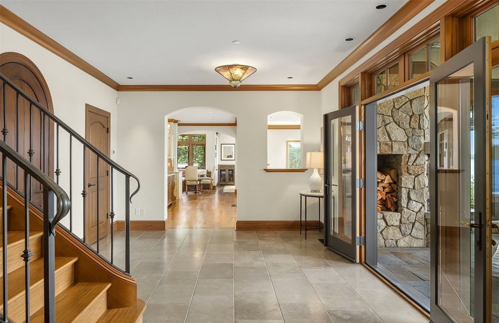Waterfront Estate: The Ultimate Luxury Living in Mercer Island, Washington for $16.9 Million