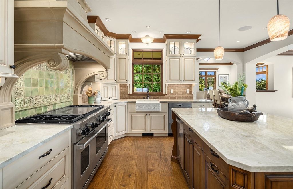 Waterfront Estate: The Ultimate Luxury Living in Mercer Island, Washington for $16.9 Million