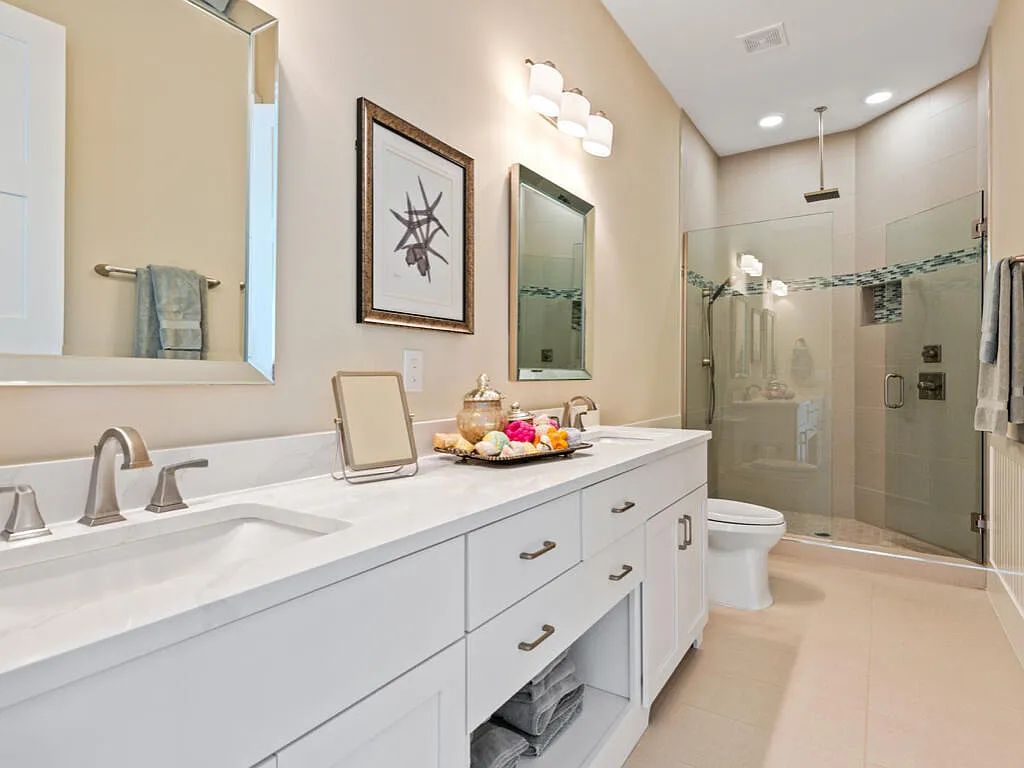Discover waterfront perfection at 681 Crescent St, Marco Island, FL. This 2020-built, lightly lived-in masterpiece offers 4 bedrooms, 5 baths, and 4,047 square feet of luxury living. Its open split floor plan seamlessly blends indoor and outdoor spaces, revealing breathtaking bay views.