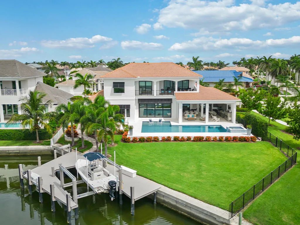 Discover waterfront perfection at 681 Crescent St, Marco Island, FL. This 2020-built, lightly lived-in masterpiece offers 4 bedrooms, 5 baths, and 4,047 square feet of luxury living. Its open split floor plan seamlessly blends indoor and outdoor spaces, revealing breathtaking bay views.