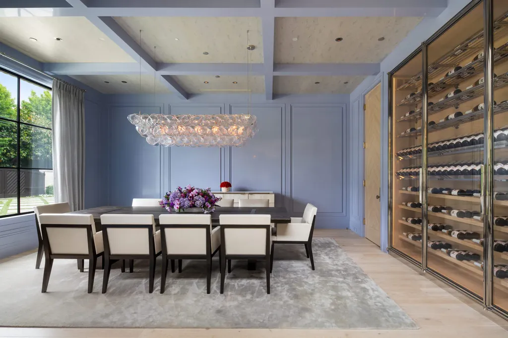 12740 Hanover Street Home in Los Angeles, California. Explore a luxurious and impressive estate in Los Angeles, offering unrivaled panoramic views from downtown to the Pacific Ocean. Floor-to-ceiling automatic glass doors seamlessly blend indoor and outdoor spaces.