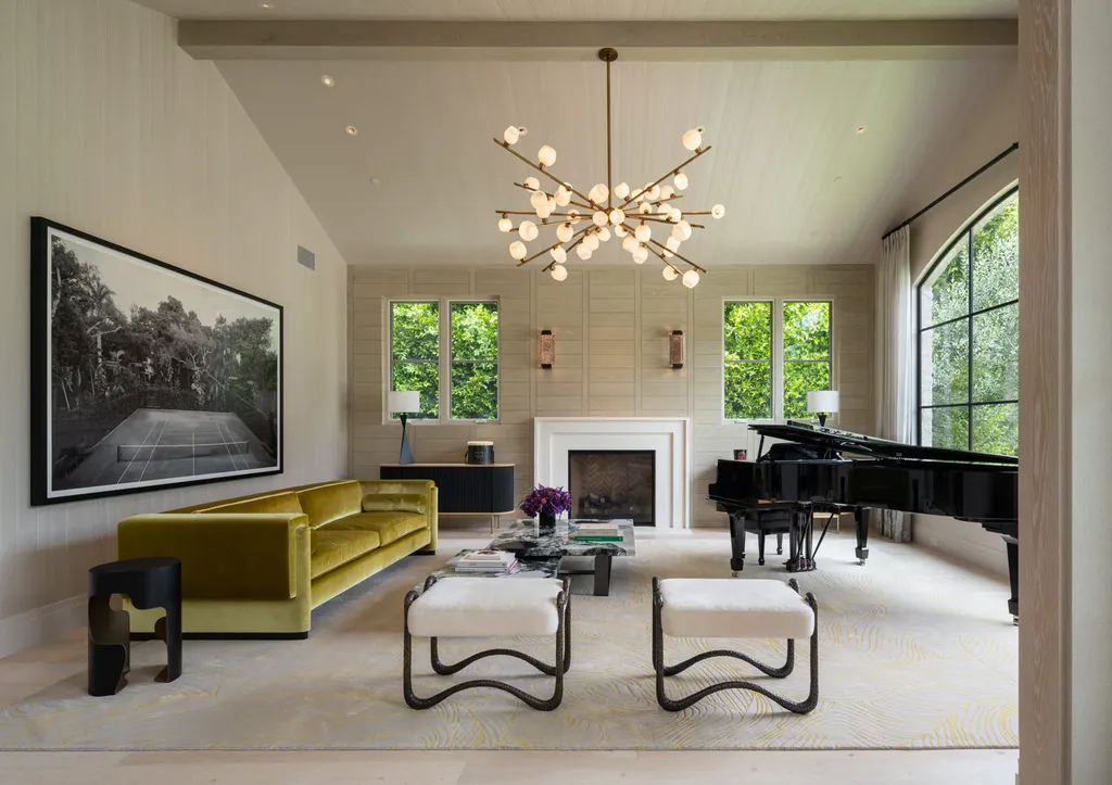 12740 Hanover Street Home in Los Angeles, California. Explore a luxurious and impressive estate in Los Angeles, offering unrivaled panoramic views from downtown to the Pacific Ocean. Floor-to-ceiling automatic glass doors seamlessly blend indoor and outdoor spaces.