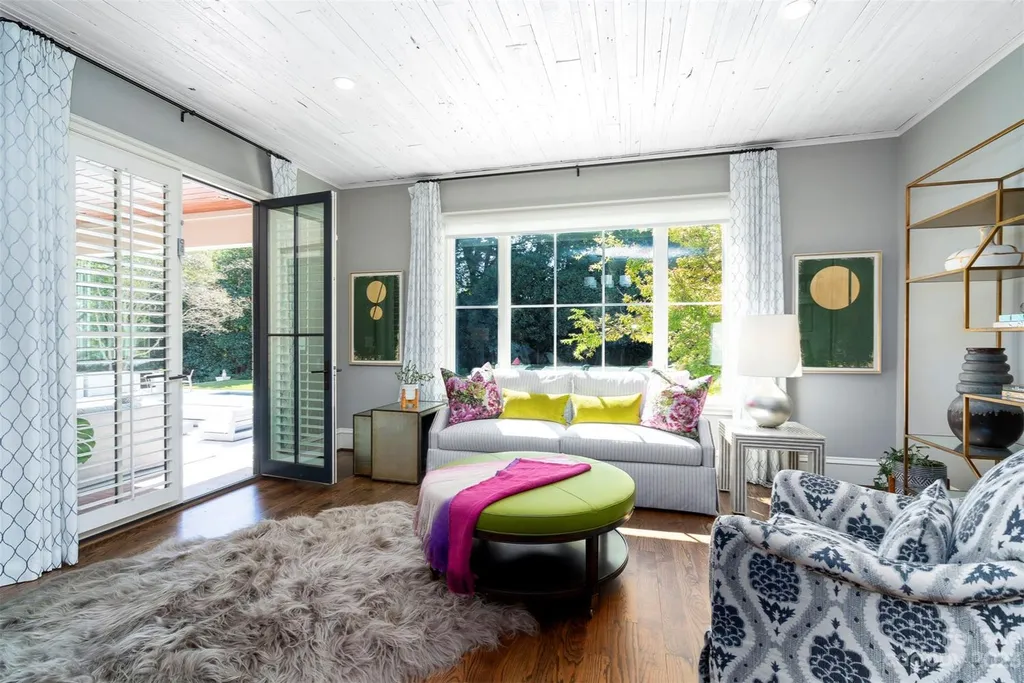 2215 Cortelyou Road Home in Charlotte, North Carolina. Discover the epitome of luxury living in this South Park masterpiece featuring 6 spacious bedrooms, 5 full and 2 half bathrooms, and exquisite craftsmanship throughout. Chef's dream kitchen, a stunning primary suite, media room, sauna, and resort-style outdoor amenities, including a custom pool and outdoor kitchen.