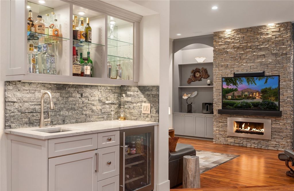 $3.75 Million for a Spectacular Residence with Breathtaking Golf Course Views in Woodinville, Washington