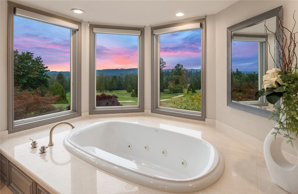 $3.75 Million for a Spectacular Residence with Breathtaking Golf Course Views in Woodinville, Washington