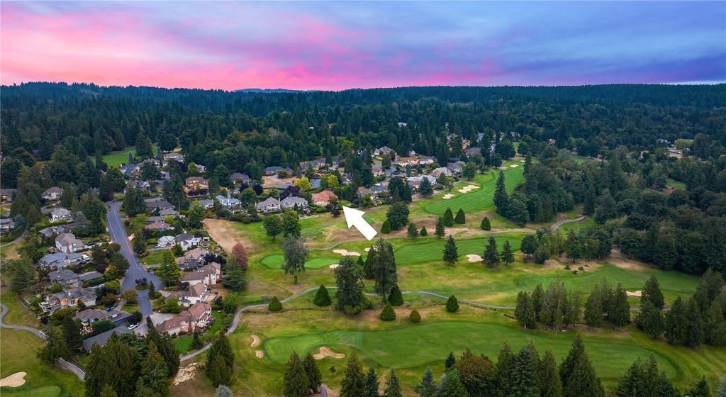 $3.75 Million for a Spectacular Residence with Breathtaking Golf Course Views in Woodinville, Washington