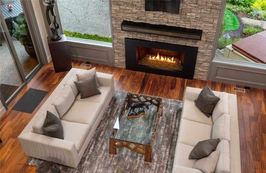$3.75 Million for a Spectacular Residence with Breathtaking Golf Course Views in Woodinville, Washington