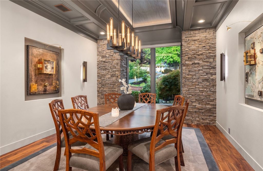 $3.75 Million for a Spectacular Residence with Breathtaking Golf Course Views in Woodinville, Washington