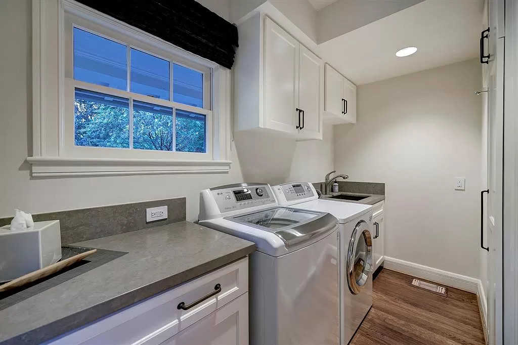 3643 Knollwood St Houston TX 77019 5