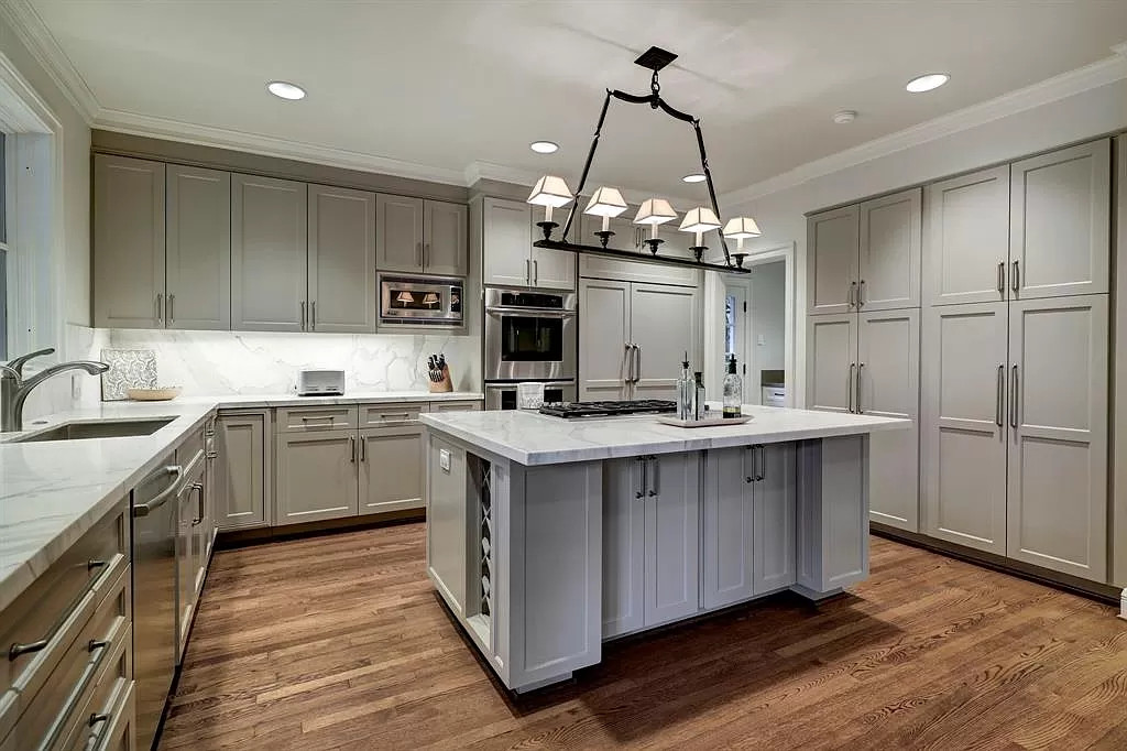 3643 Knollwood St Houston TX 77019 8