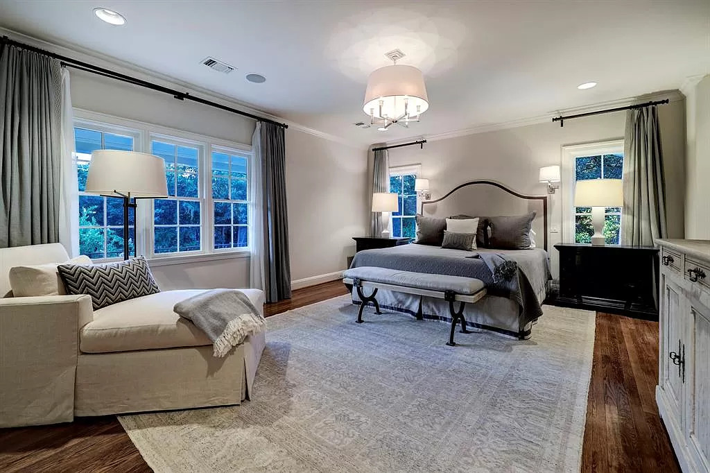 3643 Knollwood St Houston TX 77019 9