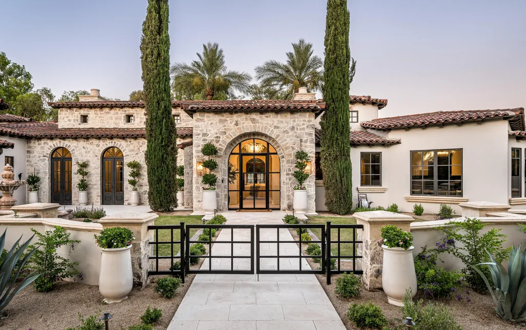 8601 North 59th Place Home in Paradise Valley Arizona 1