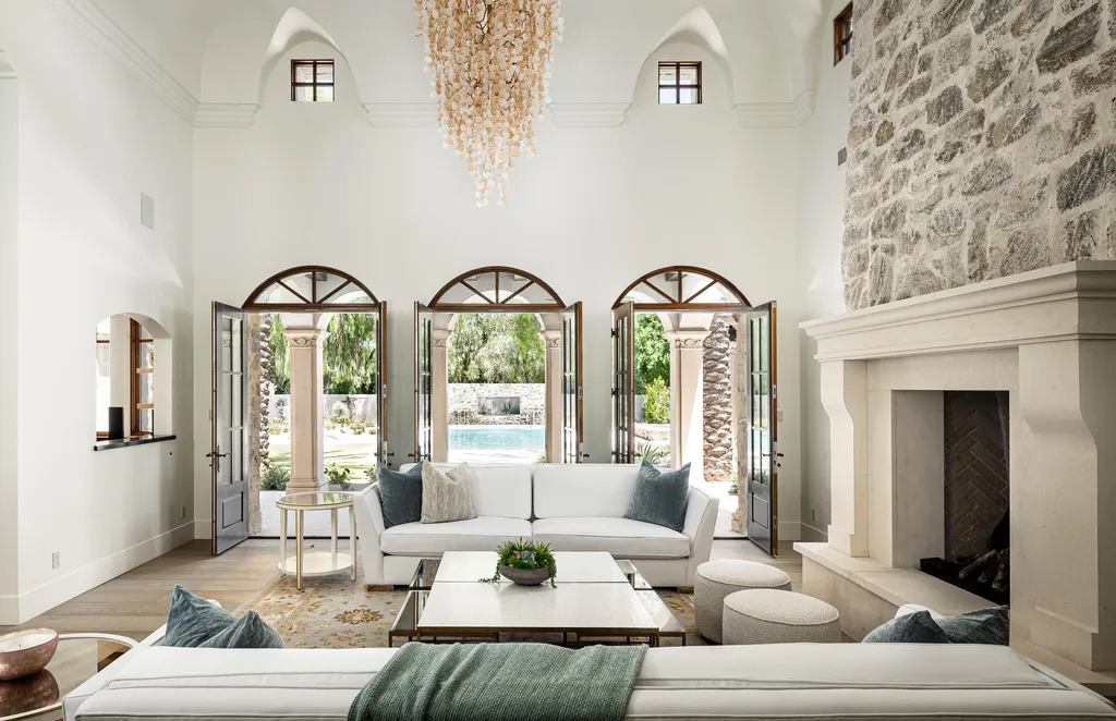 8601 North 59th Place Home in Paradise Valley Arizona 3