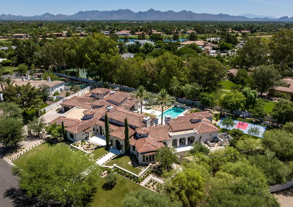 8601 North 59th Place Home in Paradise Valley Arizona 9