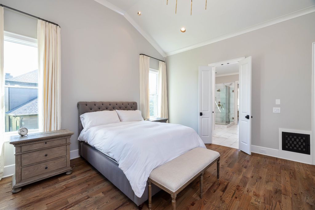 Aspen Inspired Tranquility 2.15 Million Custom Brentwood Home Unites Elegance with Functionality 24