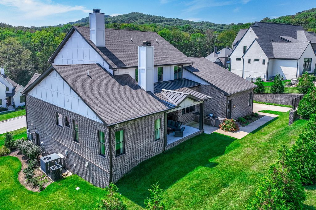 Aspen Inspired Tranquility 2.15 Million Custom Brentwood Home Unites Elegance with Functionality 47