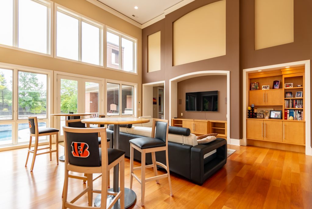 Beautiful Home on Over 2 Acres in West Chester Ohio Hits the Market at 2.25 Million 14