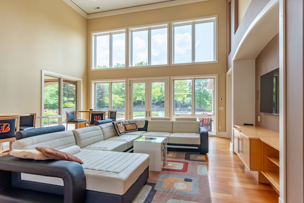 Beautiful Home on Over 2 Acres in West Chester Ohio Hits the Market at 2.25 Million 16