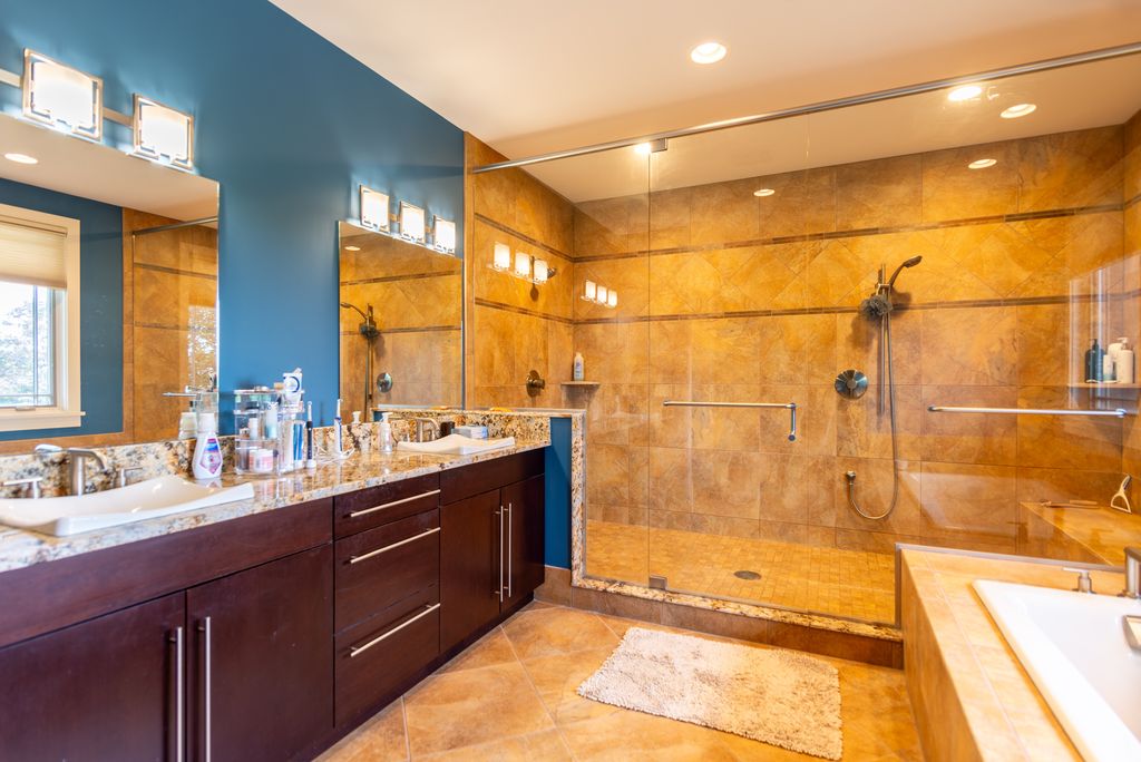 Beautiful Home on Over 2 Acres in West Chester Ohio Hits the Market at 2.25 Million 20