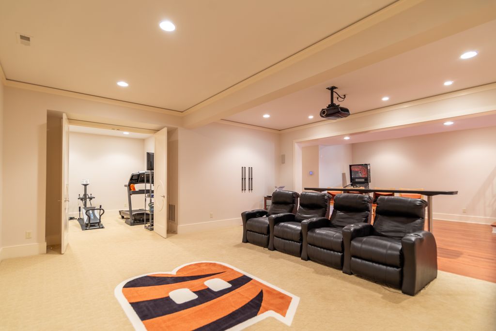 Beautiful Home on Over 2 Acres in West Chester Ohio Hits the Market at 2.25 Million 38