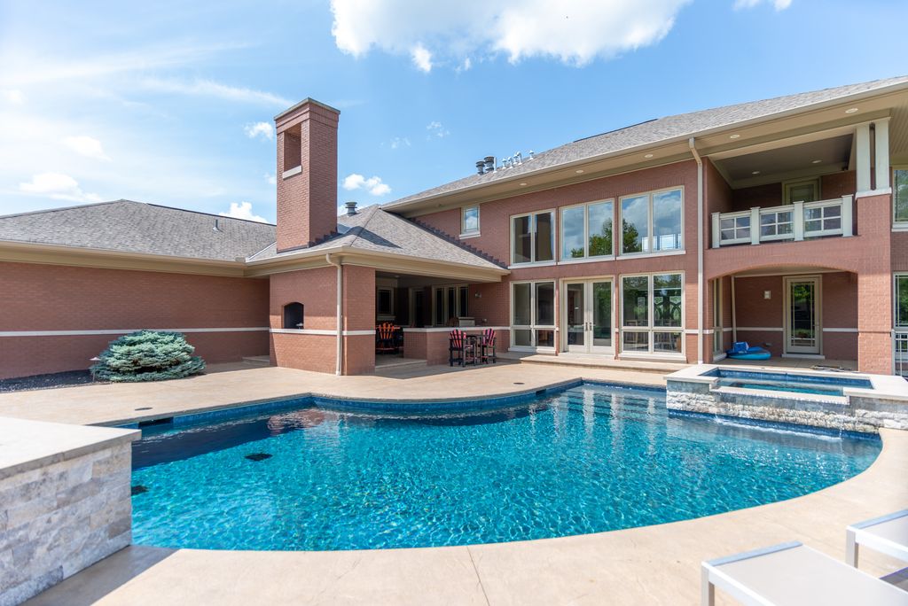 Beautiful Home on Over 2 Acres in West Chester Ohio Hits the Market at 2.25 Million 45