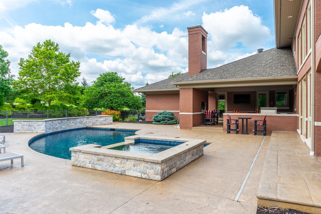 Beautiful Home on Over 2 Acres in West Chester Ohio Hits the Market at 2.25 Million 46