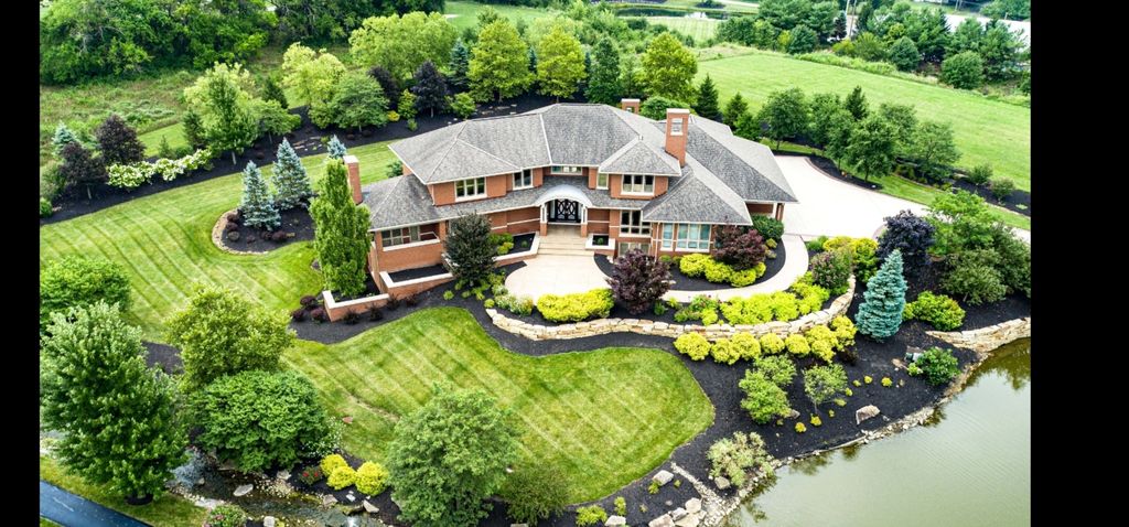 Beautiful Home on Over 2 Acres in West Chester Ohio Hits the Market at 2.25 Million 52