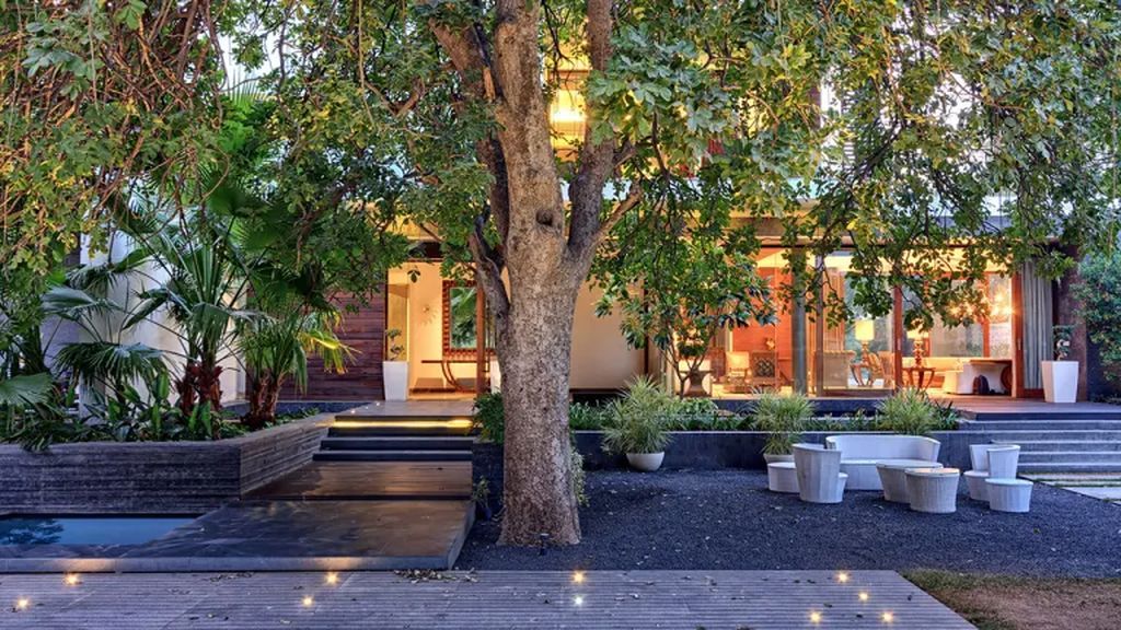 Bridge House, Masterpiece of Architecture and Nature by DADA Partners