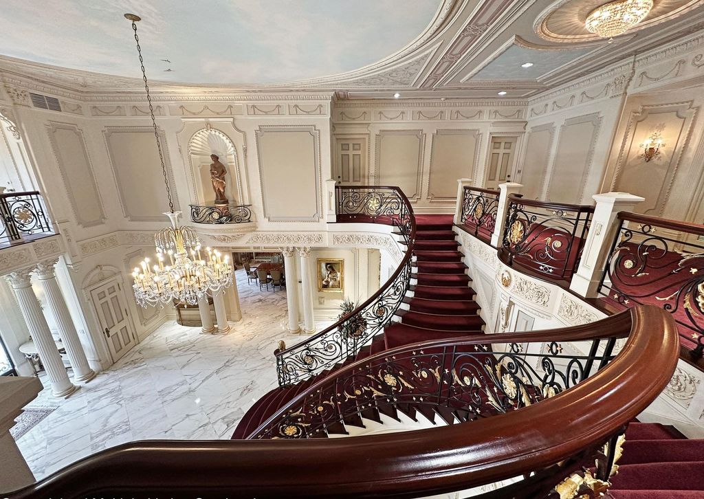 Celebrity Oasis A 16.8 Million Dream Home with Unparalleled Amenities in Staten Island New York 25 1