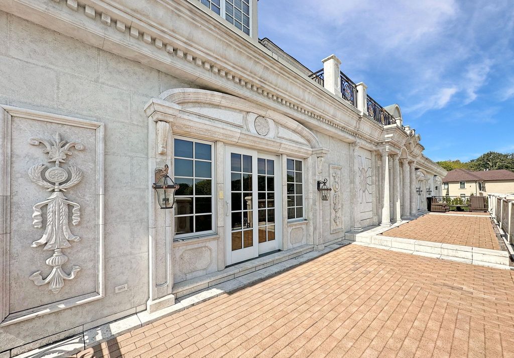 Celebrity Oasis A 16.8 Million Dream Home with Unparalleled Amenities in Staten Island New York 31 2