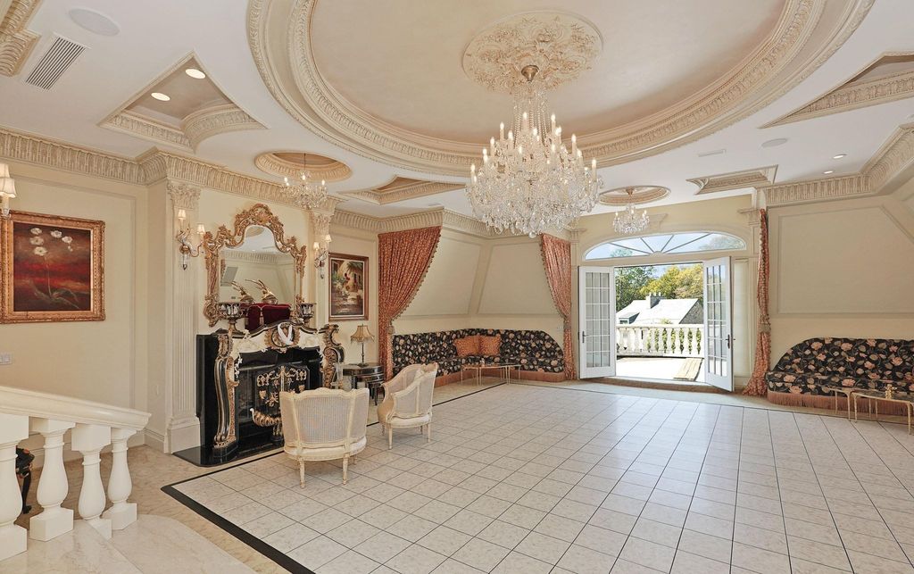 Celebrity Oasis A 16.8 Million Dream Home with Unparalleled Amenities in Staten Island New York 33 1