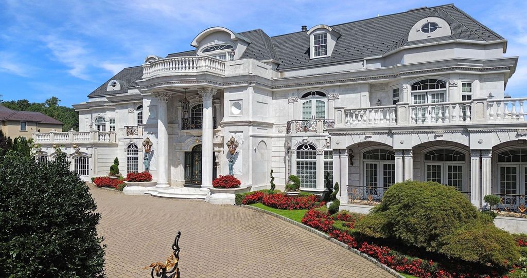 Celebrity Oasis A 16.8 Million Dream Home with Unparalleled Amenities in Staten Island New York 5 1
