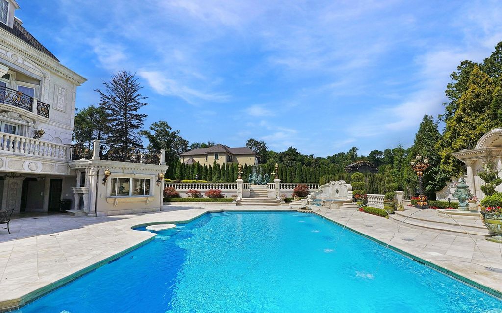 Celebrity Oasis A 16.8 Million Dream Home with Unparalleled Amenities in Staten Island New York 53 2