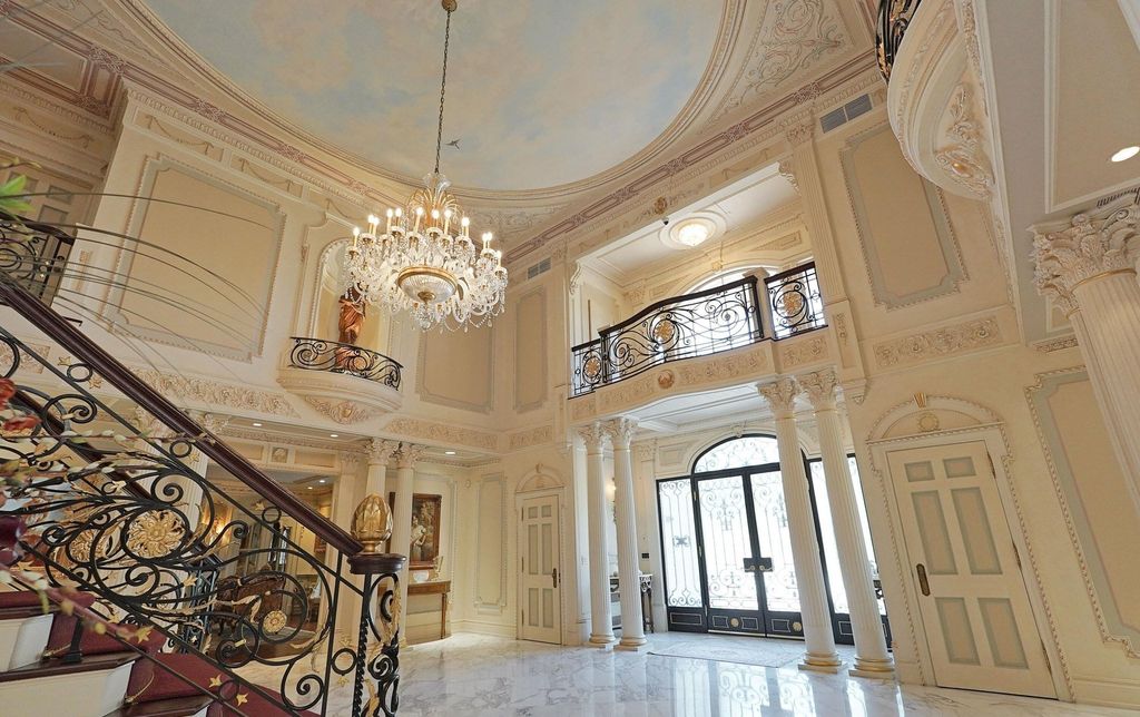 Celebrity Oasis A 16.8 Million Dream Home with Unparalleled Amenities in Staten Island New York 9 1