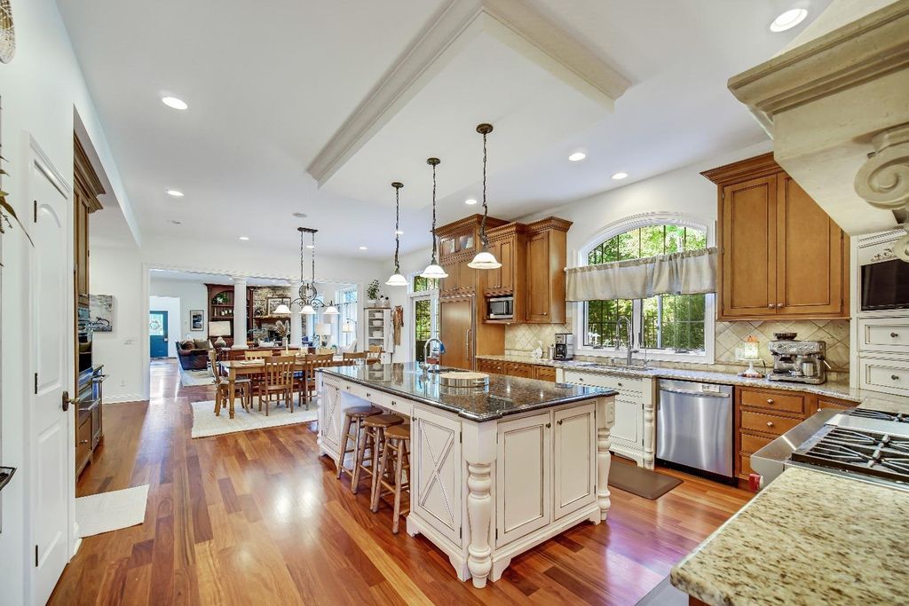 Elegant Home Crafted with Impeccable Attention to Detail in Valparaiso Indiana Now Available for 2399900 10