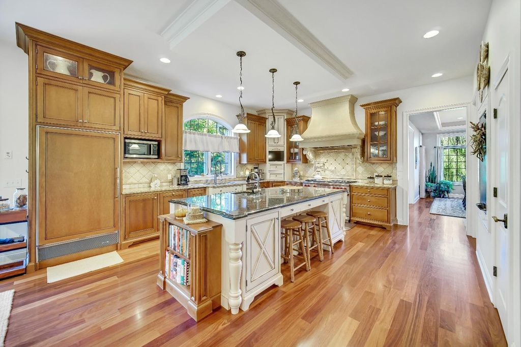 Elegant Home Crafted with Impeccable Attention to Detail in Valparaiso Indiana Now Available for 2399900 11