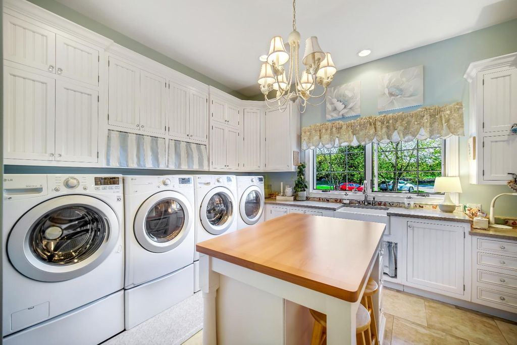Elegant Home Crafted with Impeccable Attention to Detail in Valparaiso Indiana Now Available for 2399900 18
