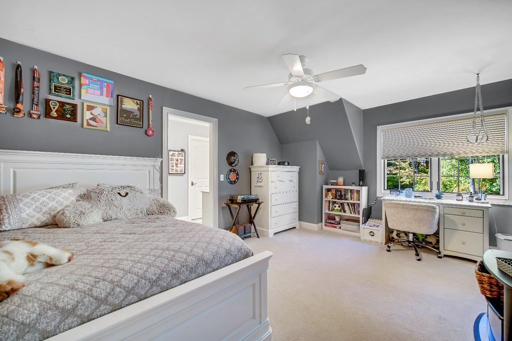 Elegant Home Crafted with Impeccable Attention to Detail in Valparaiso Indiana Now Available for 2399900 29
