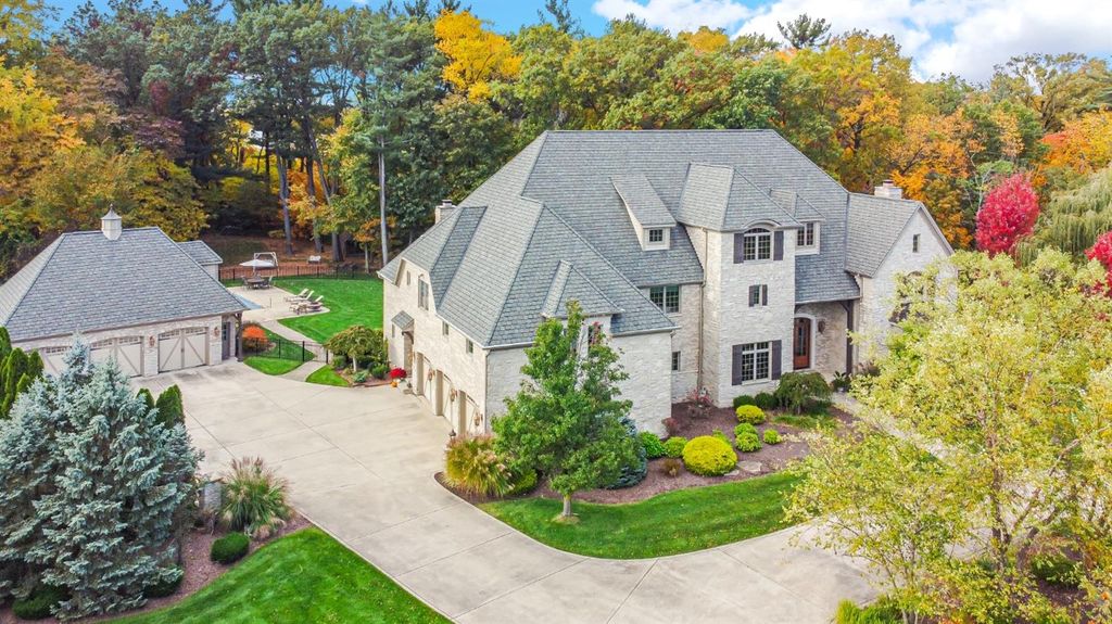 Elegant Home Crafted with Impeccable Attention to Detail in Valparaiso Indiana Now Available for 2399900 3
