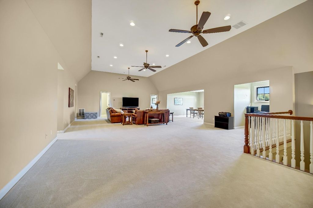 Elegant Home Crafted with Impeccable Attention to Detail in Valparaiso Indiana Now Available for 2399900 31