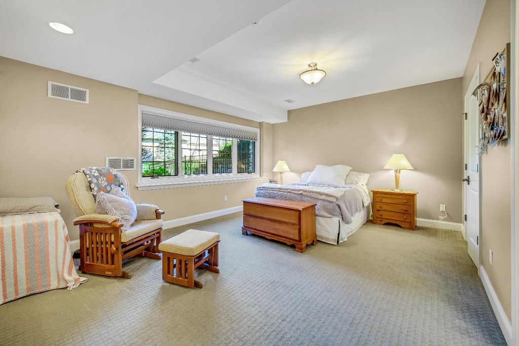 Elegant Home Crafted with Impeccable Attention to Detail in Valparaiso Indiana Now Available for 2399900 40