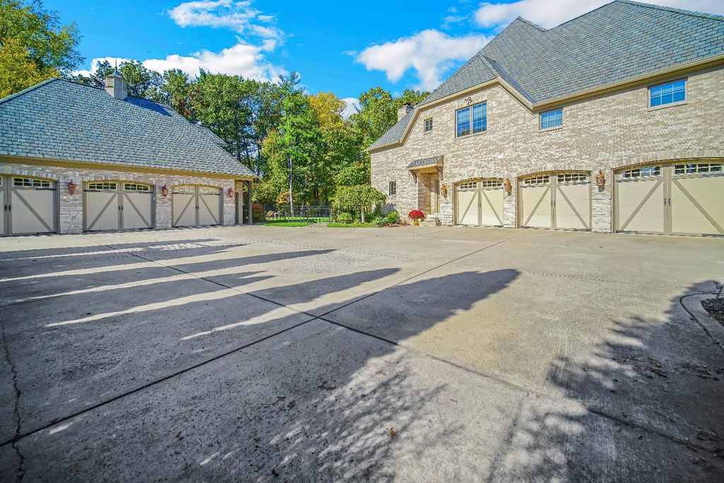 Elegant Home Crafted with Impeccable Attention to Detail in Valparaiso Indiana Now Available for 2399900 45