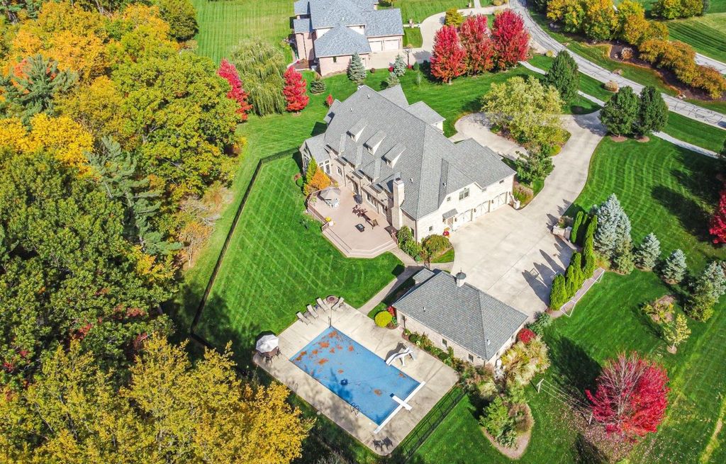 Elegant Home Crafted with Impeccable Attention to Detail in Valparaiso Indiana Now Available for 2399900 47