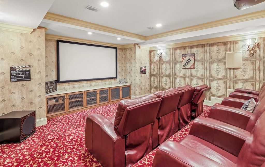 European Inspired Opulence Meets Modern Luxury in Chesterton Indiana Mansion for 2999000 34
