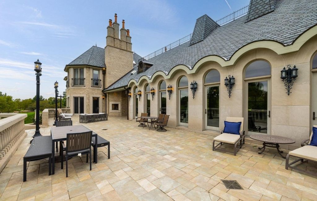 European Inspired Opulence Meets Modern Luxury in Chesterton Indiana Mansion for 2999000 47