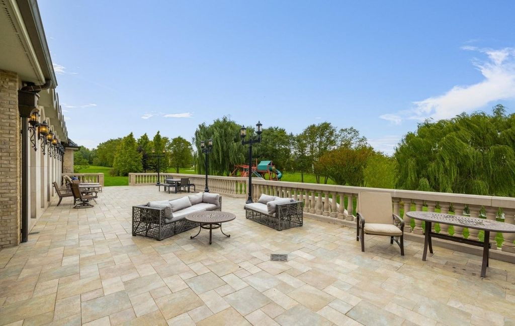 European Inspired Opulence Meets Modern Luxury in Chesterton Indiana Mansion for 2999000 48
