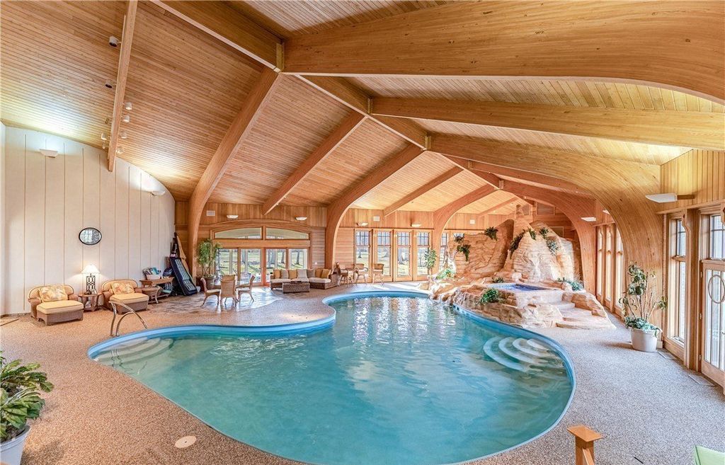 Exceptional Lifestyle Awaits One of a Kind Property in Northeast Ohio Priced at 2999000 11